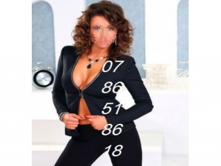 Splendide jeune femme de Saint Etienne