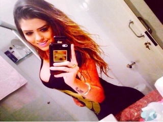 Jeune femme super  sexy de Nîmes