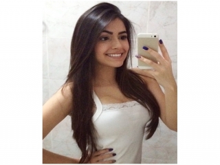 Jeune brune de Paris 15eme pour massage coquin