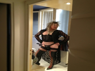 Transsexuelle dominante sur Paris pour tout homme même débutant
