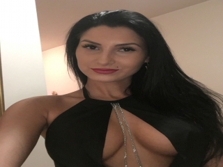 Belle brune sexy et sensuelle dans 13 eme - photo 2