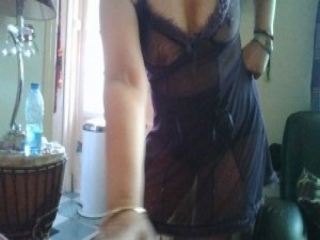 Jolie brune pour massage complet tout en douceur à Lille