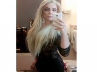 Transsexuelle blonde de Clichy pour homme sérieux - photo 1